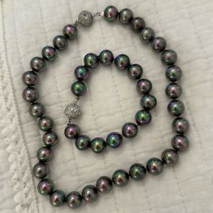 Majorica Necklace & Bracelet Screw closure on both Bracelet Vintage